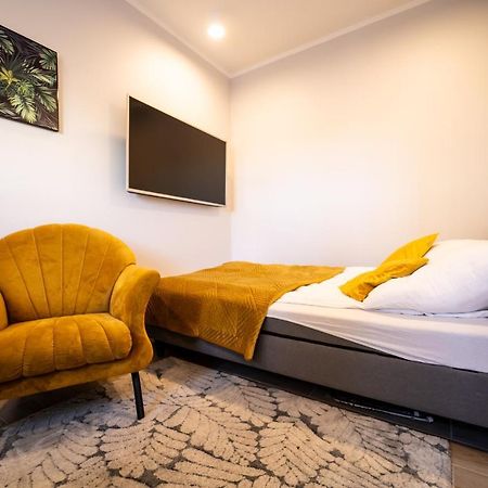 Kolorowe Apartamenty W Mielnie! 350M Od Plazy - 100M Od Jeziora! Mielno  Dış mekan fotoğraf