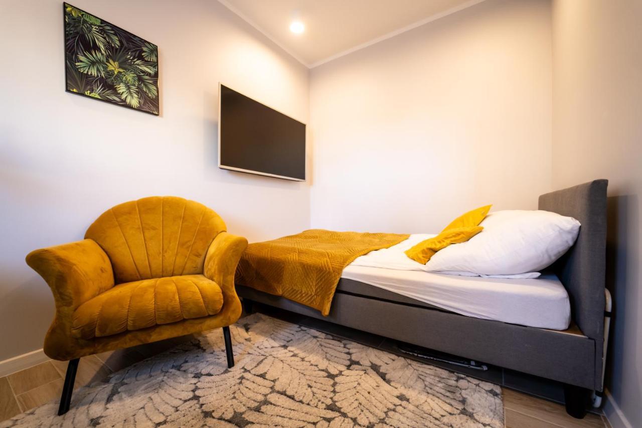 Kolorowe Apartamenty W Mielnie! 350M Od Plazy - 100M Od Jeziora! Mielno  Dış mekan fotoğraf